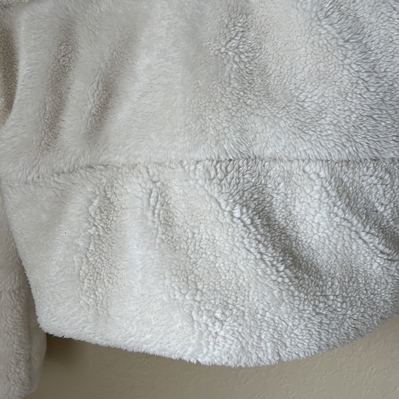 alo white Sherpa jacket - Picture 12 of 13